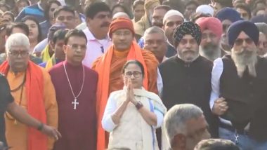 West Bengal CM Mamata Banerjee Offers Prayers at Various Religious Places During All-Faith Rally on Pran Pratishtha Day (Watch Video)