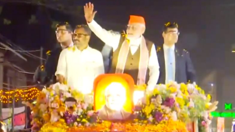 Kerala: PM Narendra Modi Holds Road Show in Ernakulam During His Two-Day Visit to State (Watch Video)