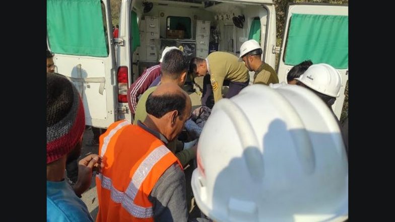 Himachal Pradesh: SDRF Rescues Injured Man Trapped in Truck After It Falls Into Pandoh Dam