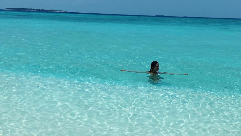 Esha Gupta Supports ‘Explore Indian Islands’ Trend Amid Maldives Row With Stunning Lakshadweep Throwback Pic (See Post)