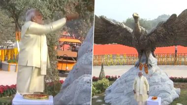 PM Narendra Modi Sprinkles Flowers on Jatayu Idol at Ram Mandir Premises in Ayodhya (Watch Video)