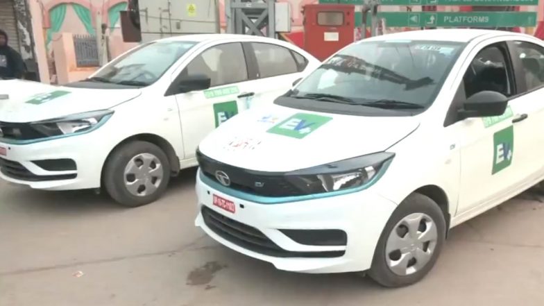 Ram Mandir Consecration Ceremony: Ayodhya Gets Ready for Green Pilgrimage with Electric Cars for Public Transport Ahead of January 22 Event (Watch Video)