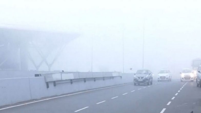 Delhi Weather Update: National Capital Records 8.7 Degree Celsius Minimum Temperature, AQI in 'Very Poor' Category (Watch Videos)