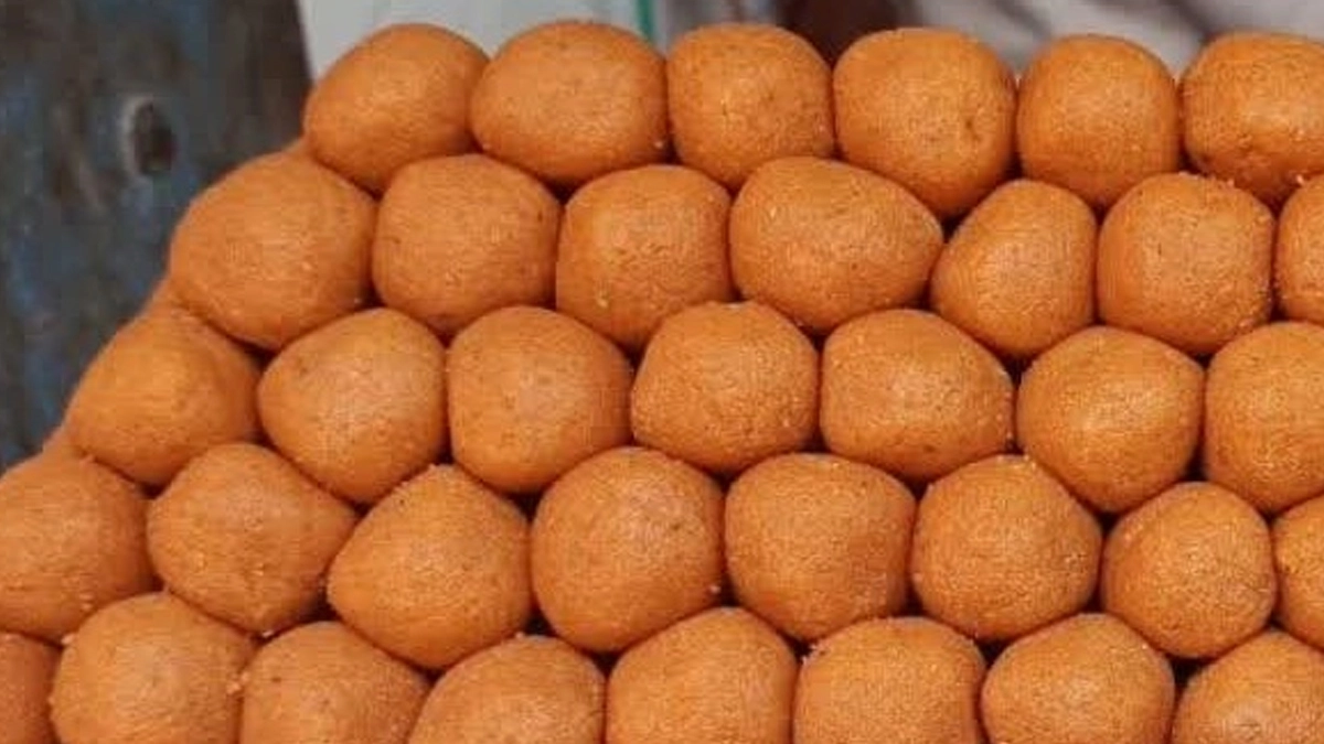 India News Ayodhya's Hanuman Garhi Laddoos Set for Global Recognition