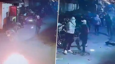 Delhi: Four Youngsters Throws Petrol Bombs, Open Fire Shots Outside House in Adarsh Nagar; Disturbing Video Surfaces