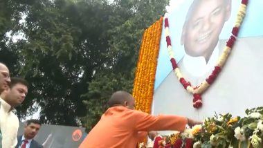 Uttar Pradesh: CM Yogi Adityanath Pays Floral Tributes to Former UP CM and Governor Kalyan Singh on His Birth Anniversary