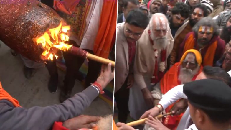 Ram Mandir Consecration: 108-Feet Long Incense Stick From Gujarat Lit in Presence of Janmabhoomi Teerth Kshetra President Mahant Nrityagopal Das in Ayodhya (Watch Video)