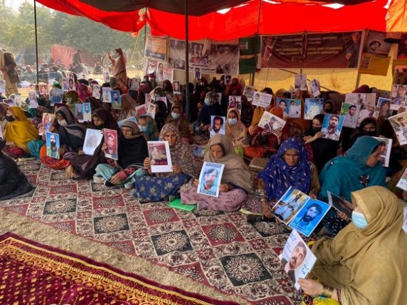 World News | Pakistan: Sit-in by Baloch Protestors Against Enforced Disappearances, Killings Continues in Islamabad - Vimarsana News