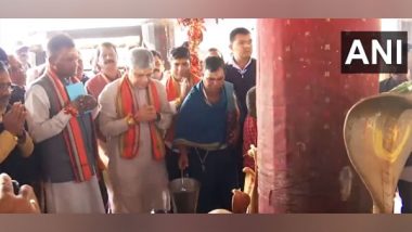 India News | Union Minister Ashwini Vaishnaw Offers Prayers at Dhabaleswar Temple in Cuttak