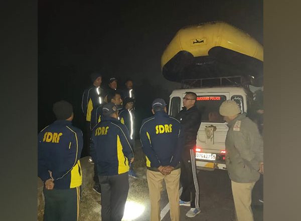 India News | Rishikesh Vehicle Accident: SDRF Team Continues Search Operation