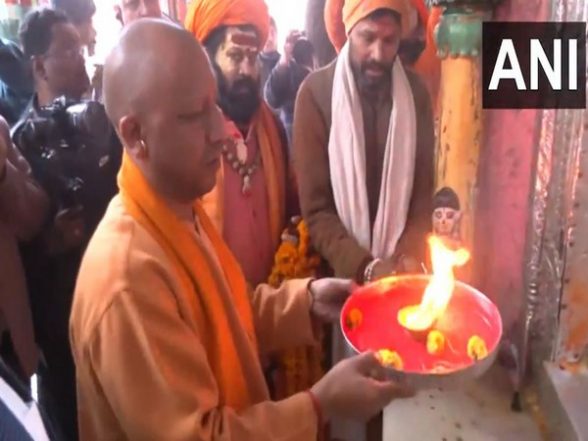 India News | Uttar Pradesh CM Yogi Adityanath Offers Prayers at Ayodhya's Hanumangarhi Temple - Vimarsana News