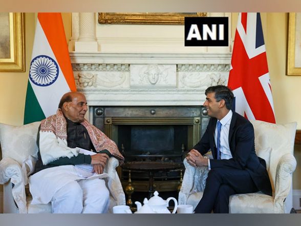 World News | Defence Minister Rajnath Singh Meets UK PM Rishi Sunak in London - Vimarsana News