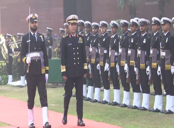 World News | Chief of Staff of Royal Saudi Naval Forces Recieves Guard of Honour in New Delhi
