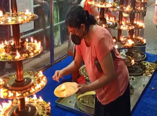 India News | Flower Market Woes in Kanchipuram: Prices Plummet Ahead of Pongal Festival Due to Surging Supply
