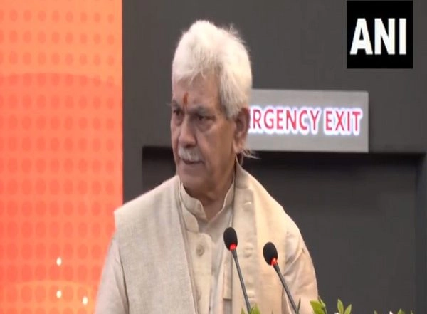 Business News | Investing in J&K Means Investment in Unity, Integrity of India: Lt Guv Manoj Sinha at Vibrant Gujarat