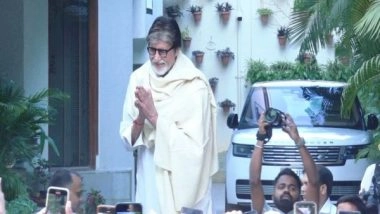 Entertainment News | Sunday Darshan: Amitabh Bachchan Greets Fans Outside His House Jalsa