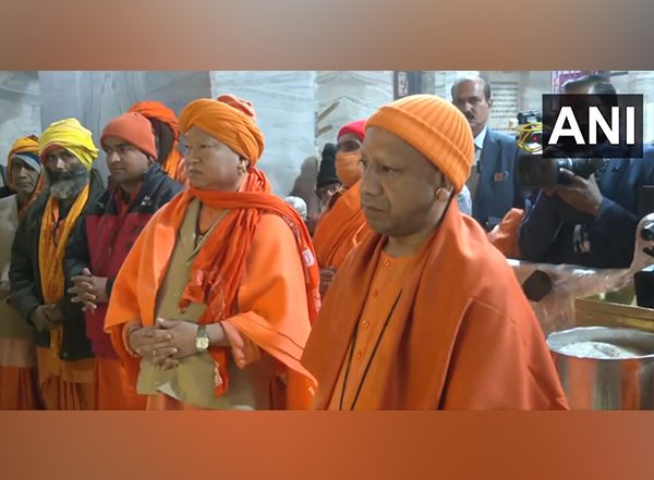 India News | UP: CM Yogi Offers Prayers at Gorakhnath Temple on Makar Sankranti