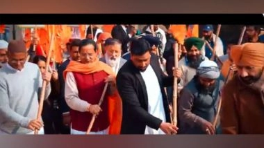 India News | Members of Muslim, Christian, Sikh and Jain Communities Take Part in PM Modi's 'Clean Temple' Campaign at Mansa Devi Temple in Haryana