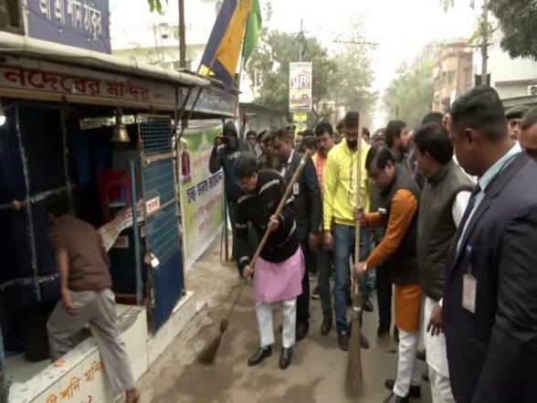 India News | Tripura: CM Manik Saha Participates in Cleanliness Drive of Different Temples in His Constituency - Vimarsana News