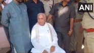 Kerala Governor Arif Mohammed Khan Angry With Police, Stages Sit-In Protest on Road After SFI Holds Black Flag Protest Against Him (Watch Videos)