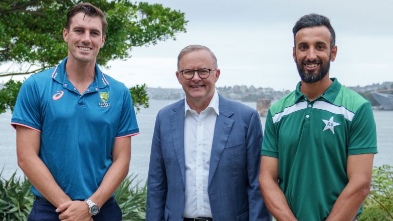 Australian Prime Minister Anthony Albanese Hosts Pakistan, Australia Teams at Sydney’s Kirribilli House Ahead of AUS vs PAK 3rd Test 2023-24 (Watch Video)