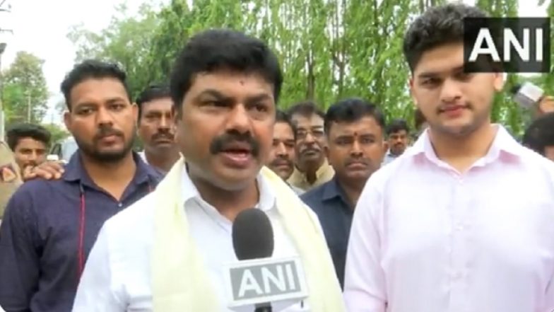 Lok Sabha Elections 2024: Karnataka Congress Leader Bats for BJP Veteran BS Yediyurappa’s Son BY Raghavendra Victory From Shivamogga in General Polls
