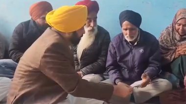 Agniveer Ajay Singh Dies: Punjab CM Bhagwant Mann Hands Rs 1 Crore Cheque to Family of 'Aginveer' Killed in Rajouri Landmine Blast (Watch Video)