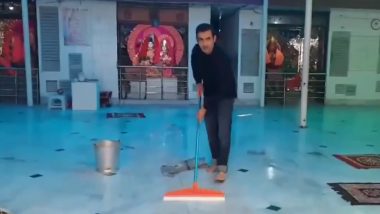Gautam Gambhir Cleans Premises of Shiv Mandir in Karol Bagh As Part of Swachh Mandir Cleanliness Drive (Watch Video)