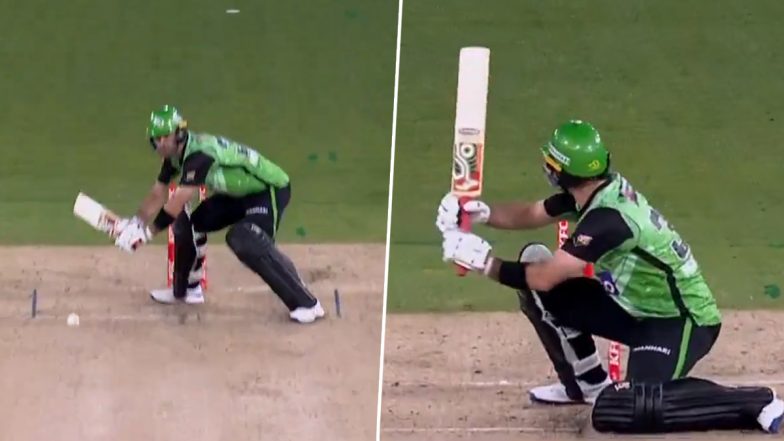 Ridiculous! Glenn Maxwell's Innovative Shot Over Third Man During Melbourne Renegades vs Melbourne Stars BBL 2023-24 Match Goes Viral! (Watch Video)