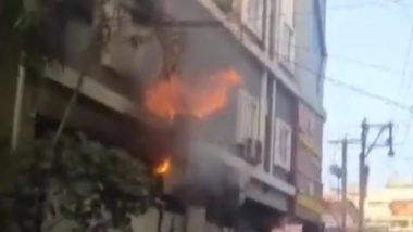 Hyderabad Fire: Blaze Erupts at Tiffin Centre in Old Santosh Nagar, No Casualties Reported (Watch Video)