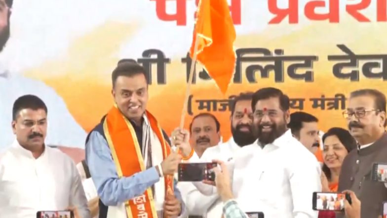 Milind Deora Joins Shiv Sena in Presence of Eknath Shinde Hours After Quitting Congress (Watch Video)