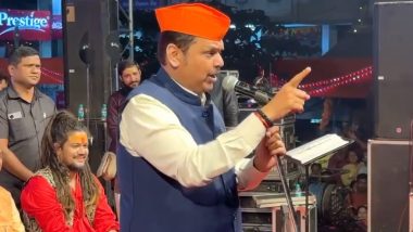 ‘Jaago To Ek Baar Hindu Jaago To’: Maharashtra Deputy CM Devendra Fadnavis Sings Ram Janmabhoomi Movement Song at Nagpur Event (Watch Video)