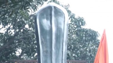 Ram Mandir Special: Giant Sword Weighing 80 Kg Offered to Ram Lalla by Devotees From Maharashtra (Watch Video)