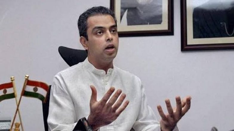 Milind Deora Pays Tributes to Shiv Sena Founder Bal Thackeray Hours After Resigning From Congress Party (Watch Video)