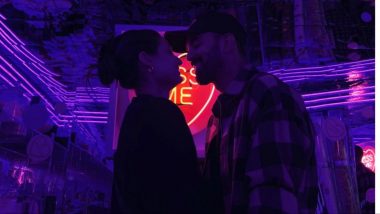 Athiya Shetty-KL Rahul Look Lost In Each Other's Eyes Near 'Kiss Me' Sign; Couple Manifests 'Happiness and Love' for New Year 2024 (View Pic)