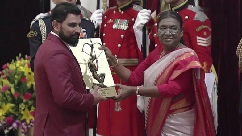 Mohammed Shami Receives Arjuna Award from President Droupadi Murmu At National Sports Awards 2023 (Watch  Video)