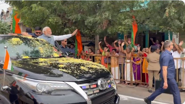PM Modi in Tamil Nadu: Prime Minister Narendra Modi Holds Roadshow in Rameswaram, People Shower Flower Petals at His Cavalcade (Watch Video)