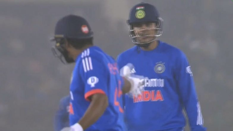 Rohit Sharma Angry With Shubman Gill After Dramatic Miscommunication Leads to Indian Captain's Run Out During IND vs AFG 1st T20I 2024 (Watch Video)