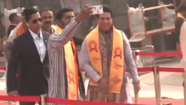 Sachin Tendulkar Arrives in Ayodhya to Attend Ram Mandir Pran Pratishtha Ceremony (Watch Video)