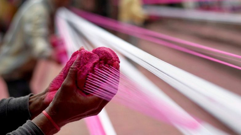 Madhya Pradesh: Seven-Year-Old Boy on Bike Dies After Kite String Slashes His Throat in Dhar City