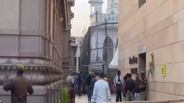 Gyanvapi Mosque Case: Devotees Flock to ‘Vyas Ka Tehkhana’ Inside Mosque Complex in Varanasi Post-District Court Order (Watch Video)