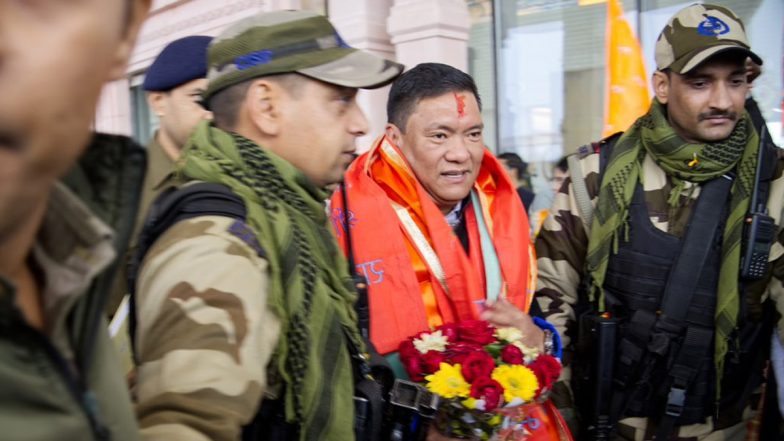 Ayodhya Ram Mandir: Arunachal Pradesh CM Pema Khandu Visits Uttar Pradsh, Offers Prayers at Ram Temple Along With Cabinet Colleagues (See Pics and Video)