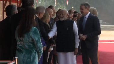 Kyriakos Mitsotakis' India Visit: Greek PM Meets Prime Minister Narendra Modi, Receives Guard of Honour at Rashtrapati Bhavan (Watch Videos)