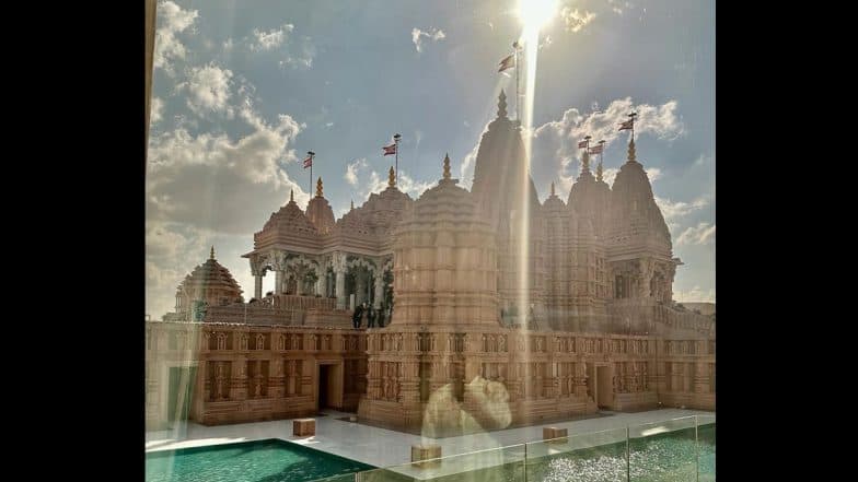 Akshay Kumar Shares Picture From His Visit to BAPS Hindu Temple Inauguration in Abu Dhabi; Bade Miyan Chote Miyan Actor Calls It ‘A Historic Moment!’ (View Pic)