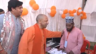 Uttar Pradesh: Muslim Youth Grabs CM Yogi Adityanath’s Attention With Hindu Bhajan Rendition at Gorakhpur Exhibition (Watch Video)