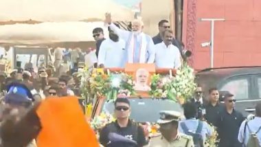 PM Modi Tamil Nadu Visit: Prime Minister Narendra Modi Arrives at Closing Ceremony of 'En Mann Ek Makkal' Padayatra in Tiruppur (Watch Video)