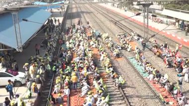 Farmers' 'Rail Roko' Protest: Agitating Farmers Block Railway Track at Rajpura in Punjab's Patiala (Watch Videos)