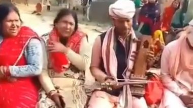 Uttar Pradesh: Son Missing for 20 Years Returns as Monk in Amethi, Video of Emotional Reunion Goes Viral