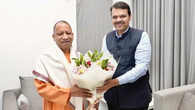 Uttar Pradesh CM Yogi Adityanath Meets Maharashtra Deputy CM Devendra Fadnavis in Pune (See Pic)