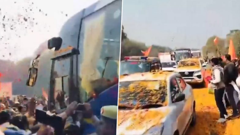 Uttar Pradesh: People Shower Flower Petals on Ministers, MLAs Visiting Ram Temple in Ayodhya (Watch Videos)